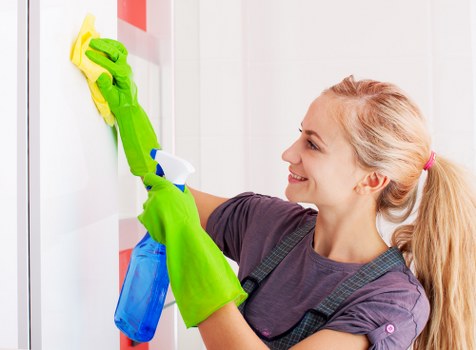 Professional South Kensington cleaners maintaining a refined home interior