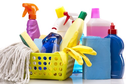 Kitchen and living area deep cleaning in South Kensington